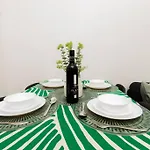 Suite 1 - Stylish Room In A Shared House